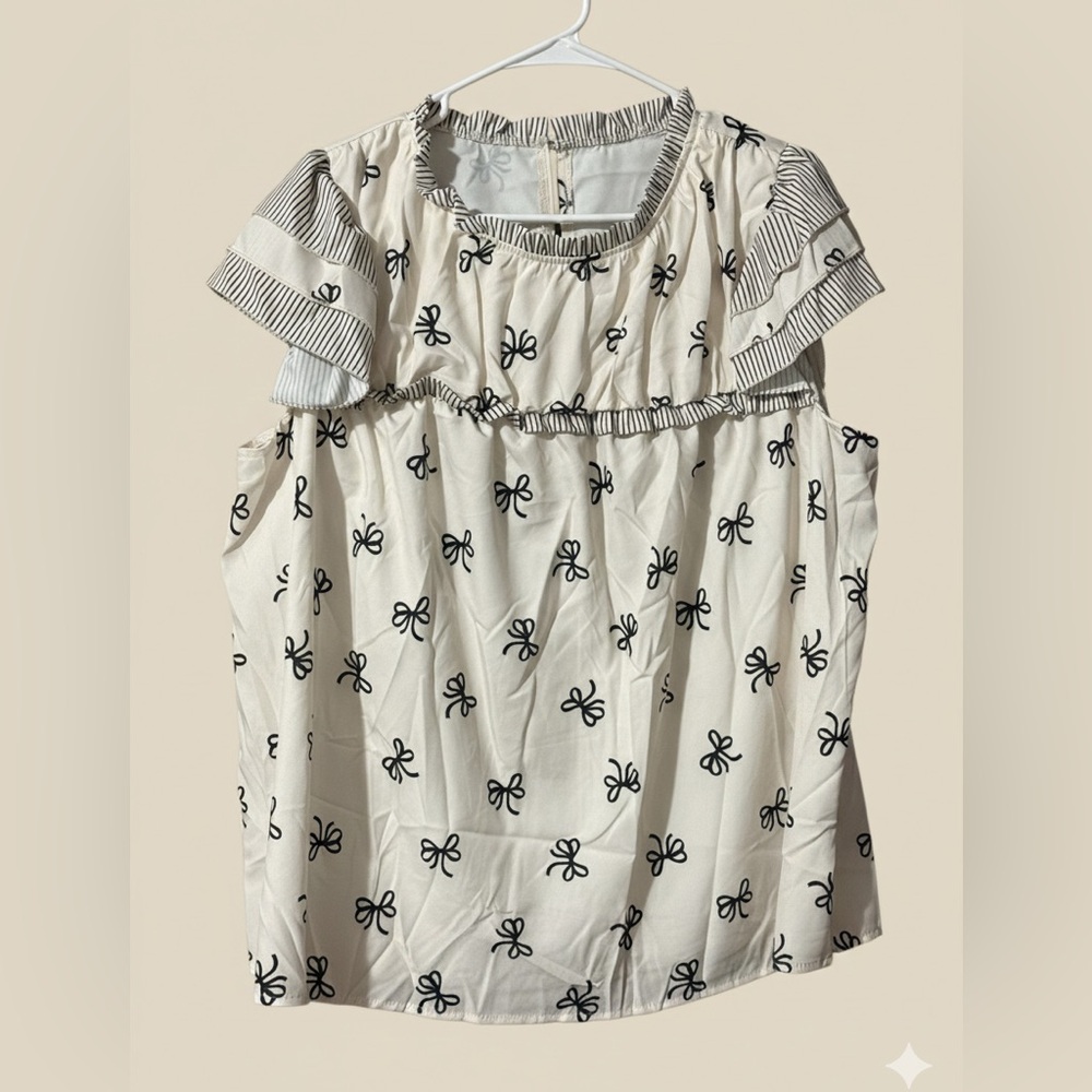 SHEIN White and Black Bow Pattern Blouse
